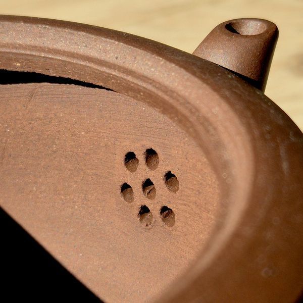 Fan Lihua's Teapot. Studio at the Factory №2 (90s)