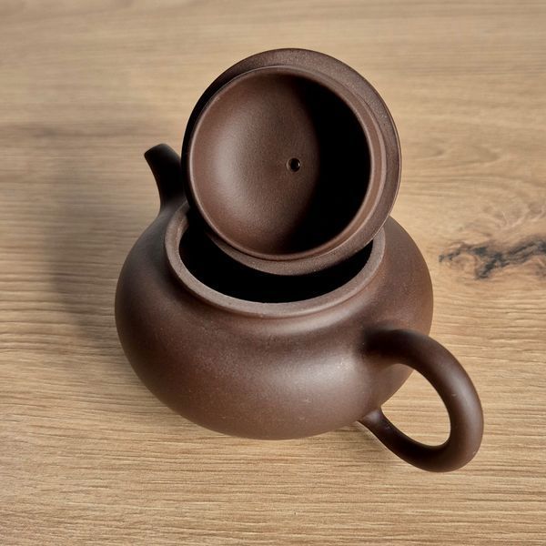Fanggu Teapot with passport 2000y